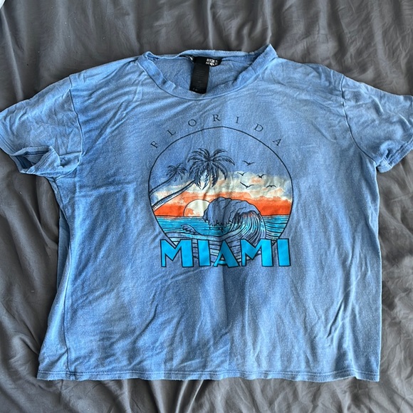 Loose cropped tee - Picture 1 of 3